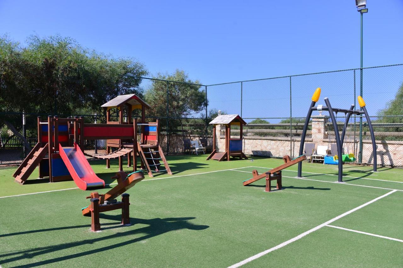 דמרה Andriake Beach Club Hotel מראה חיצוני תמונה