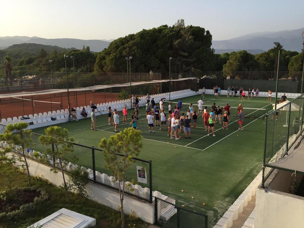 דמרה Andriake Beach Club Hotel מראה חיצוני תמונה